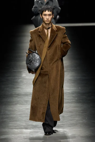 Look 24
